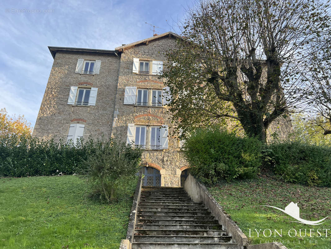 Appartement à CHARBONNIERES-LES-BAINS