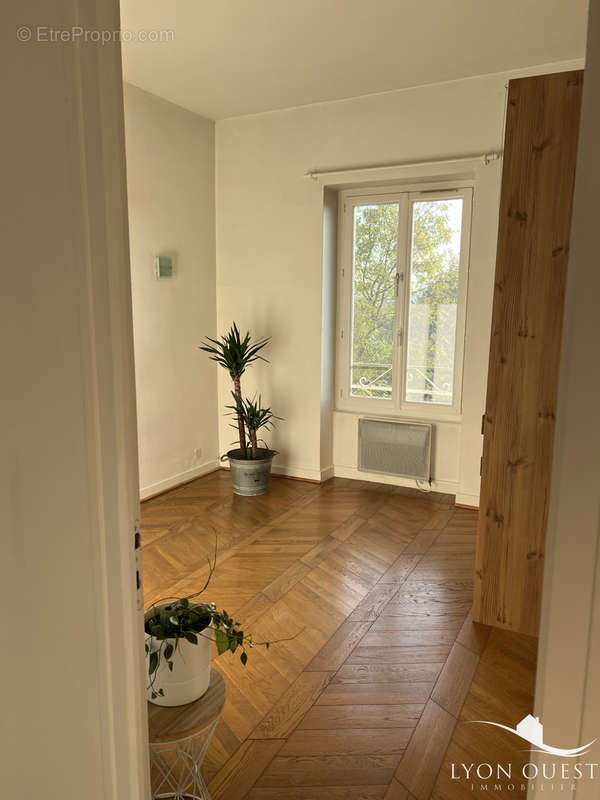 Appartement à CHARBONNIERES-LES-BAINS