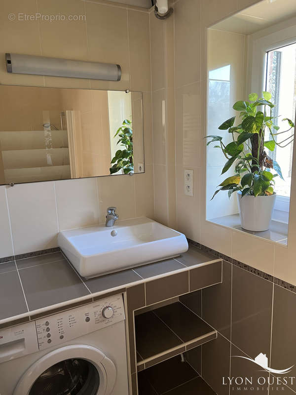 Appartement à CHARBONNIERES-LES-BAINS