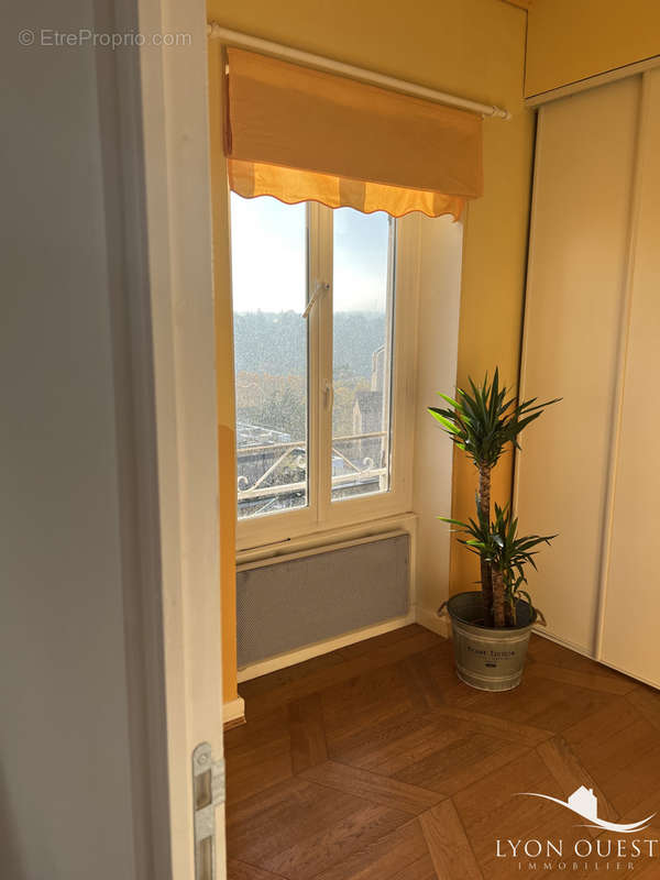 Appartement à CHARBONNIERES-LES-BAINS