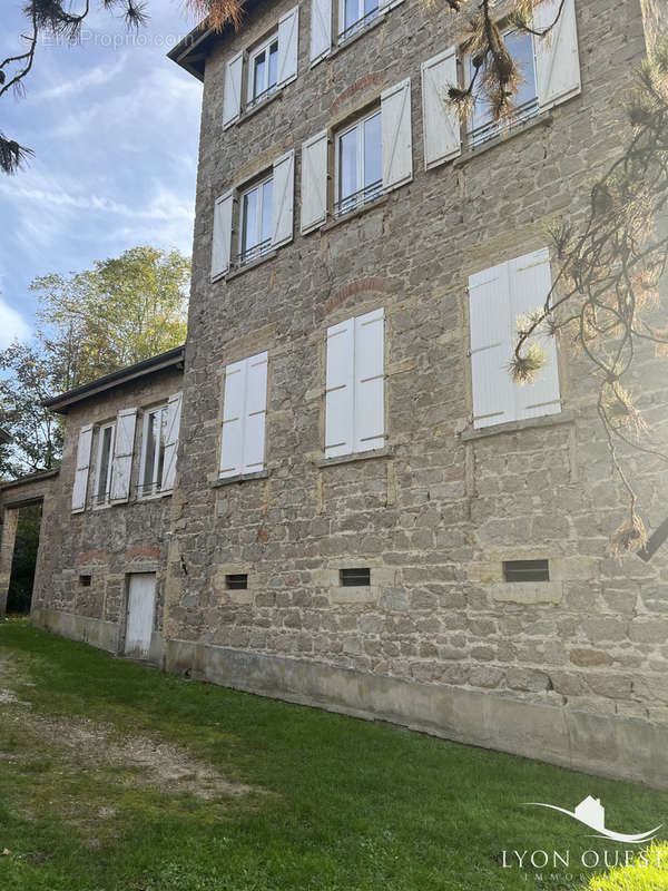 Appartement à CHARBONNIERES-LES-BAINS