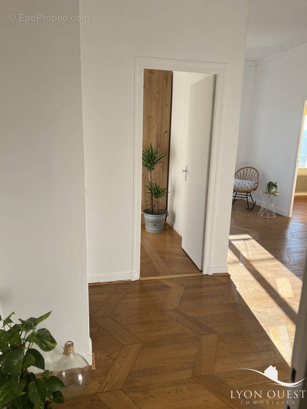 Appartement à CHARBONNIERES-LES-BAINS