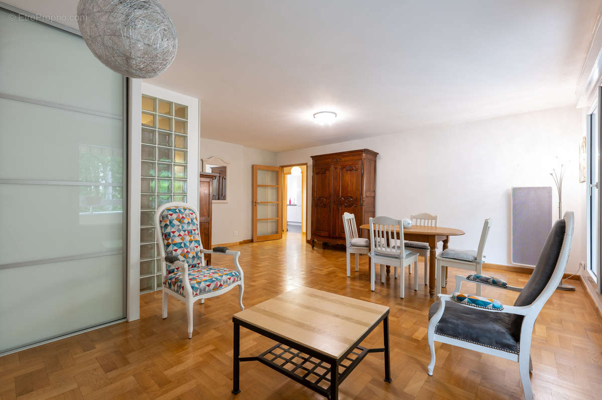 Appartement à SAINT-GENIS-LAVAL