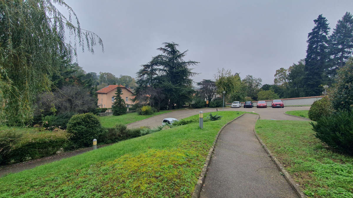 Appartement à SAINT-GENIS-LAVAL