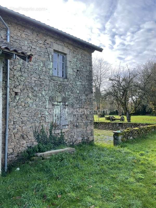 Maison à SAINT-SORNIN-LEULAC