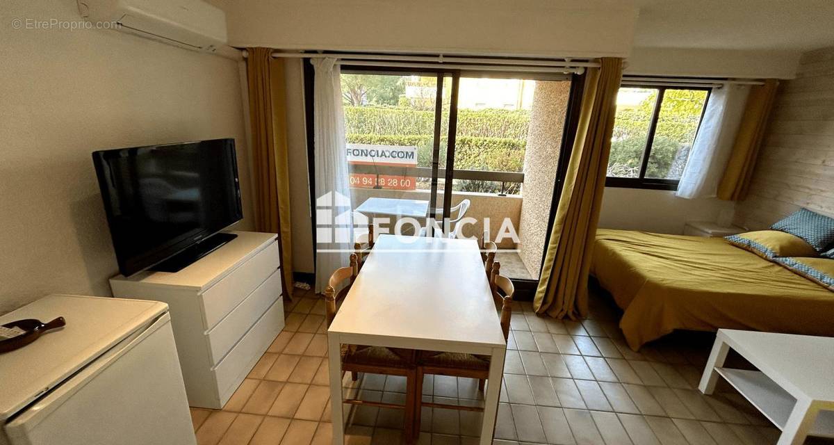 Appartement à BORMES-LES-MIMOSAS