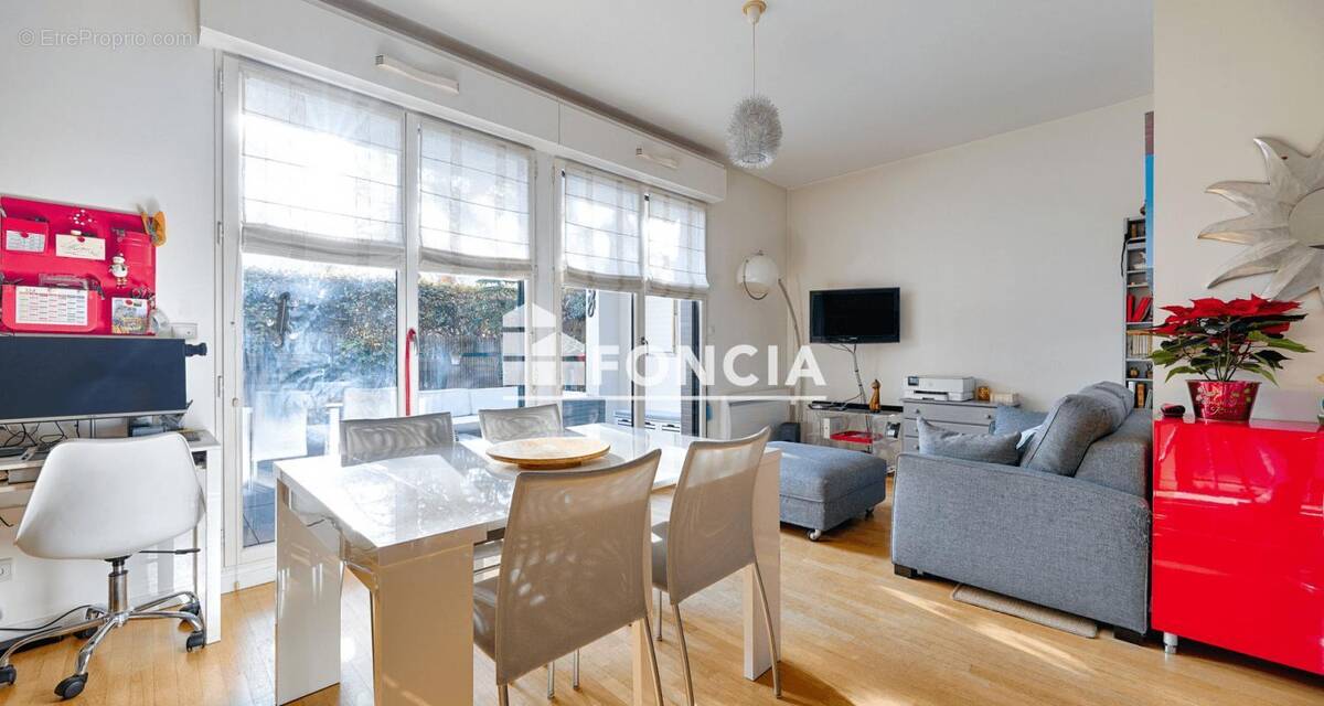 Appartement à ISSY-LES-MOULINEAUX