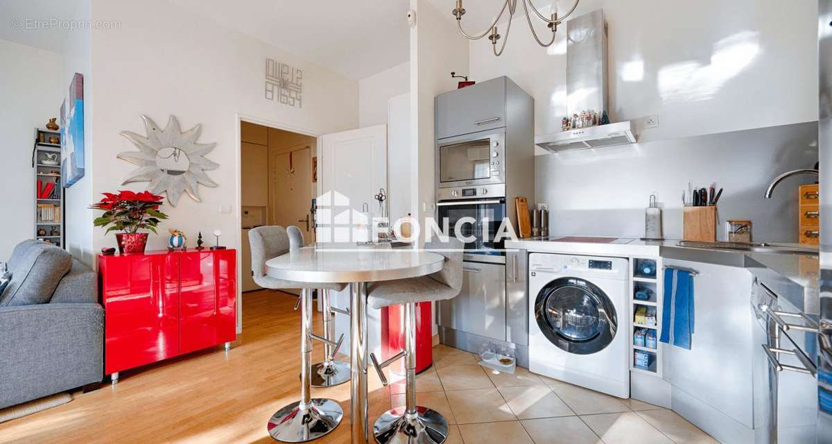 Appartement à ISSY-LES-MOULINEAUX