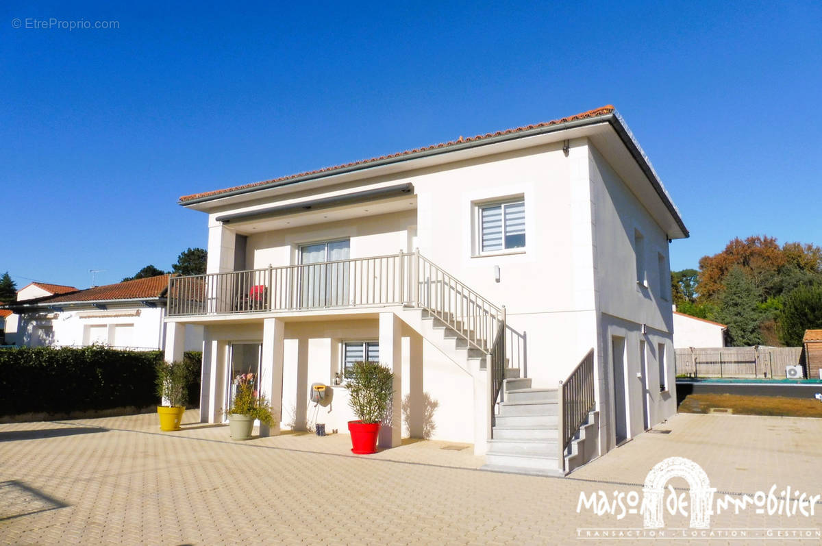 Maison à MESCHERS-SUR-GIRONDE