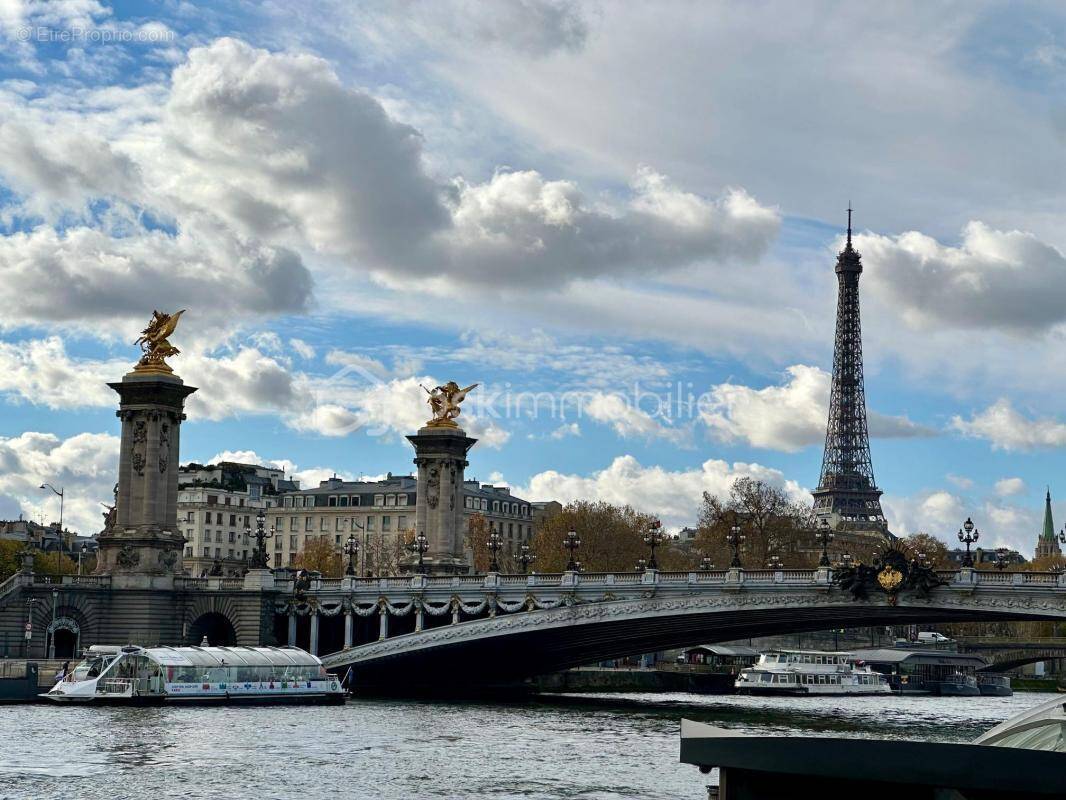 Appartement à PARIS-8E