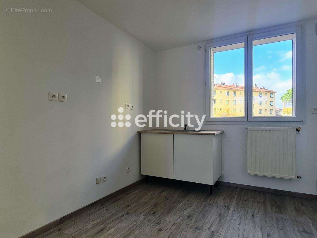 Appartement à BOURG-LES-VALENCE