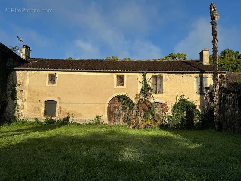 Maison à PORT-SAINTE-MARIE