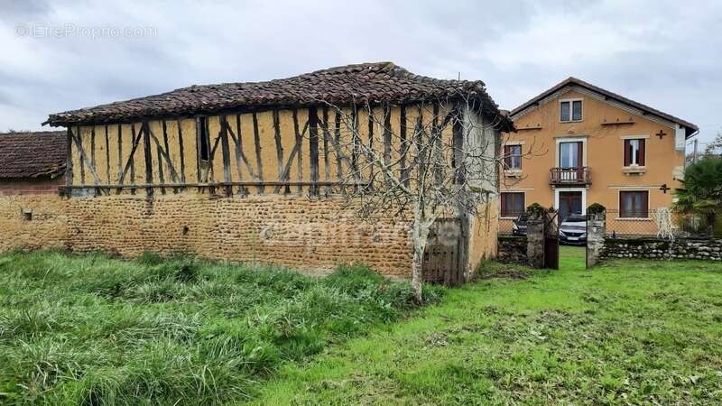 Maison à GARLIN