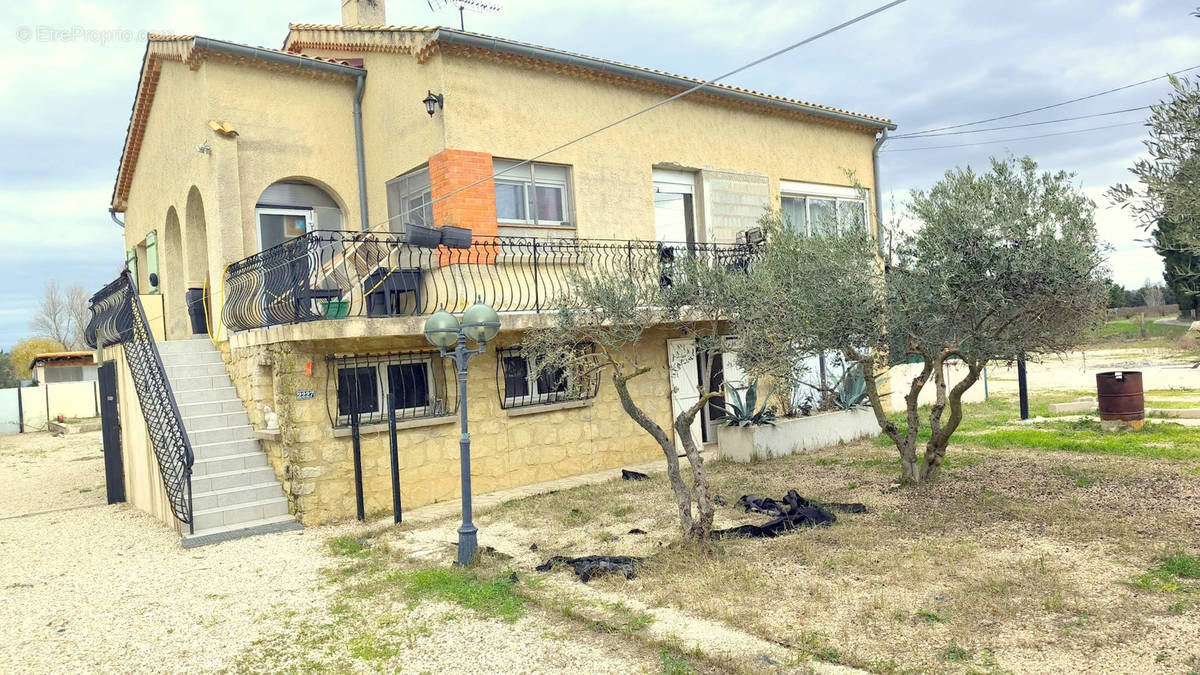 Maison à ROQUEMAURE