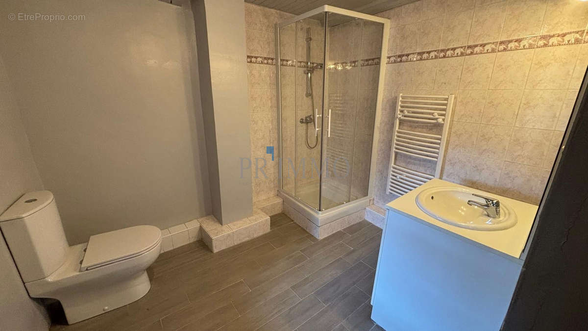 Appartement à ROQUEBRUNE-SUR-ARGENS