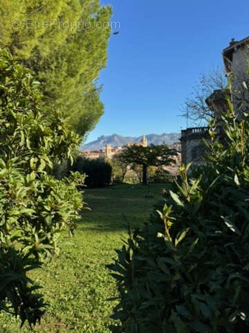 Terrain à AUBAGNE