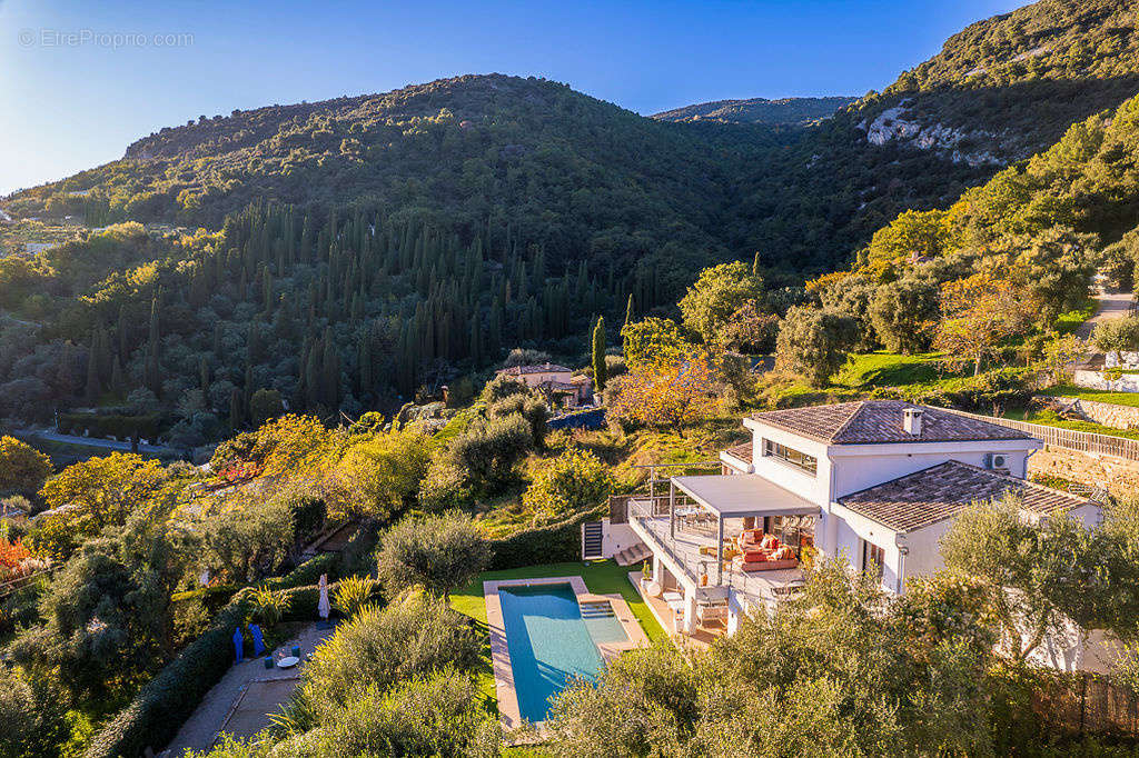 Maison à TOURRETTES-SUR-LOUP