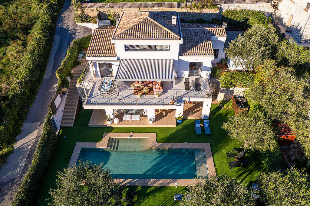 Maison à TOURRETTES-SUR-LOUP