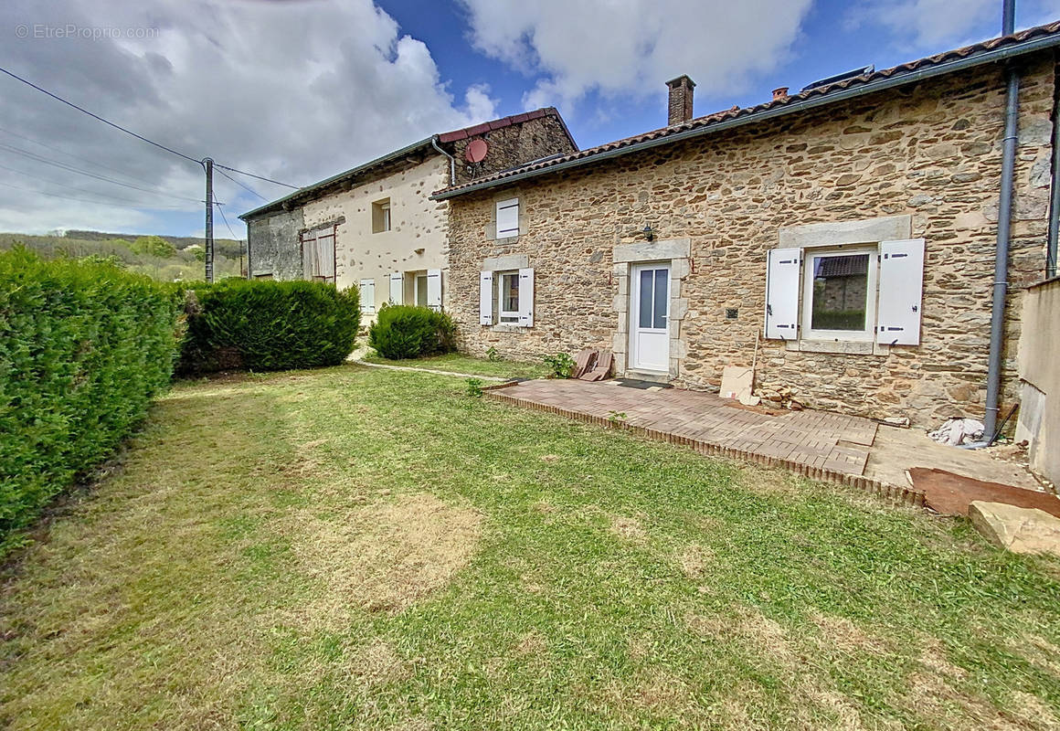 Maison à LES CARS