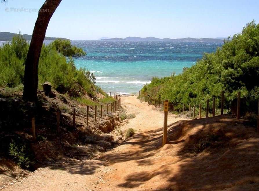 Appartement à LA LONDE-LES-MAURES