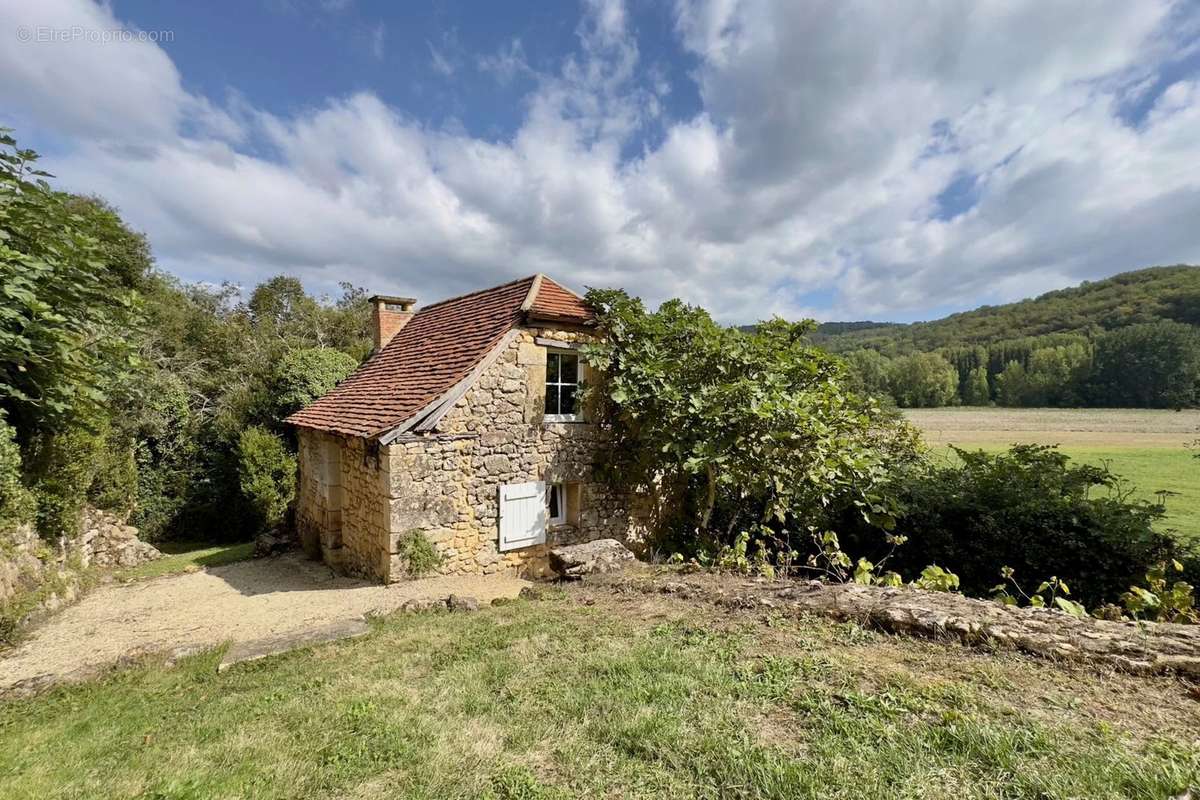 Maison à SAINT-LEON-SUR-VEZERE