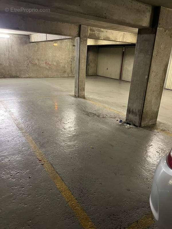 Parking à PARIS-19E