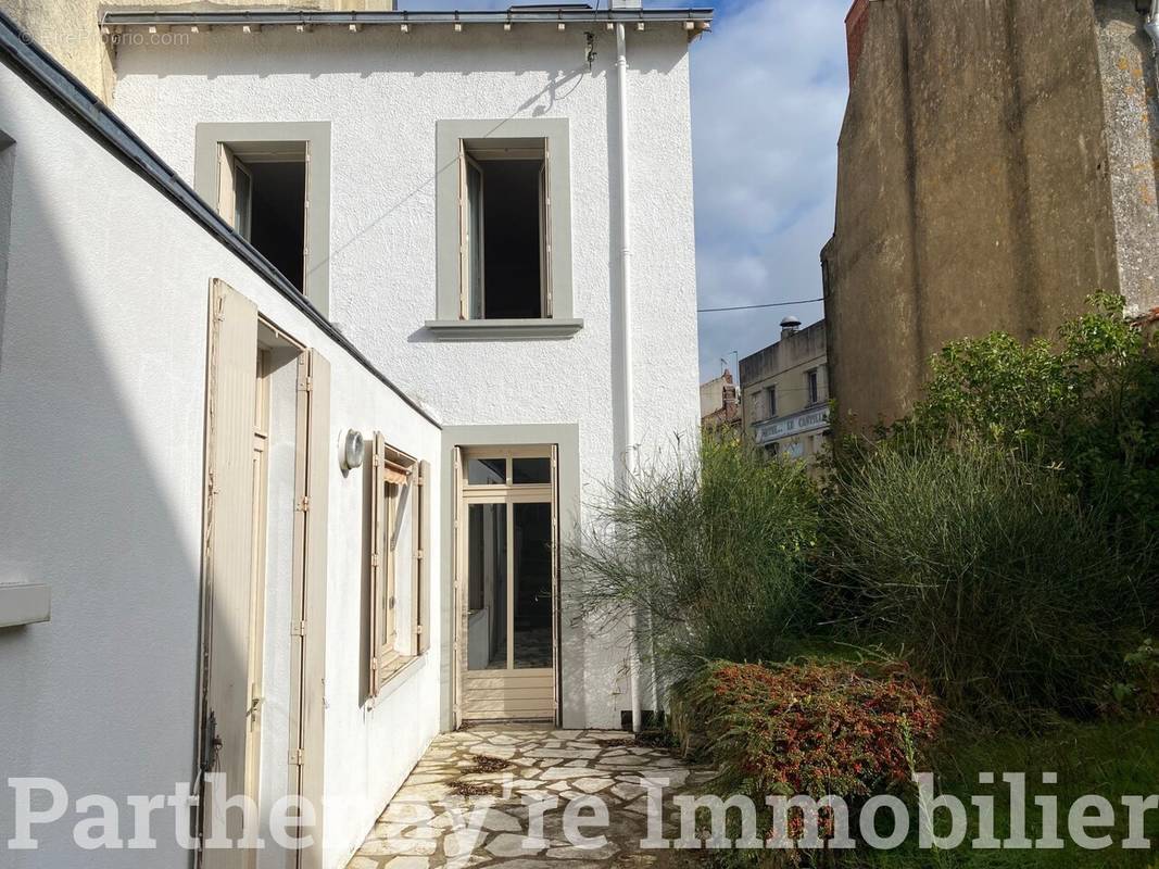 Maison à PARTHENAY