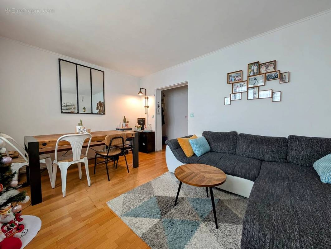 Appartement à LES CLAYES-SOUS-BOIS