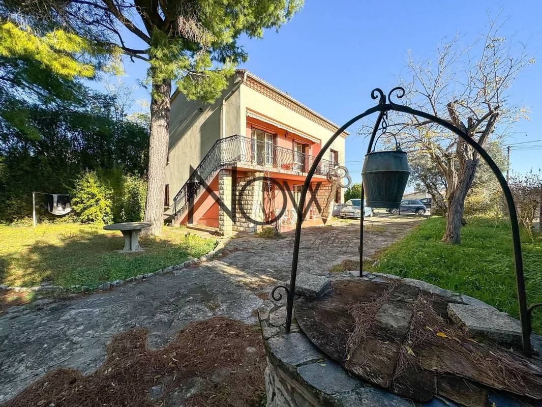 Maison à SAINT-SATURNIN-LES-AVIGNON