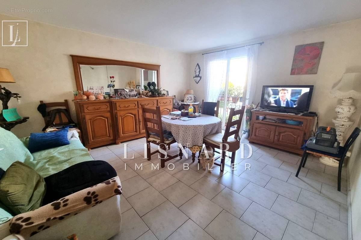 Appartement à VALLAURIS