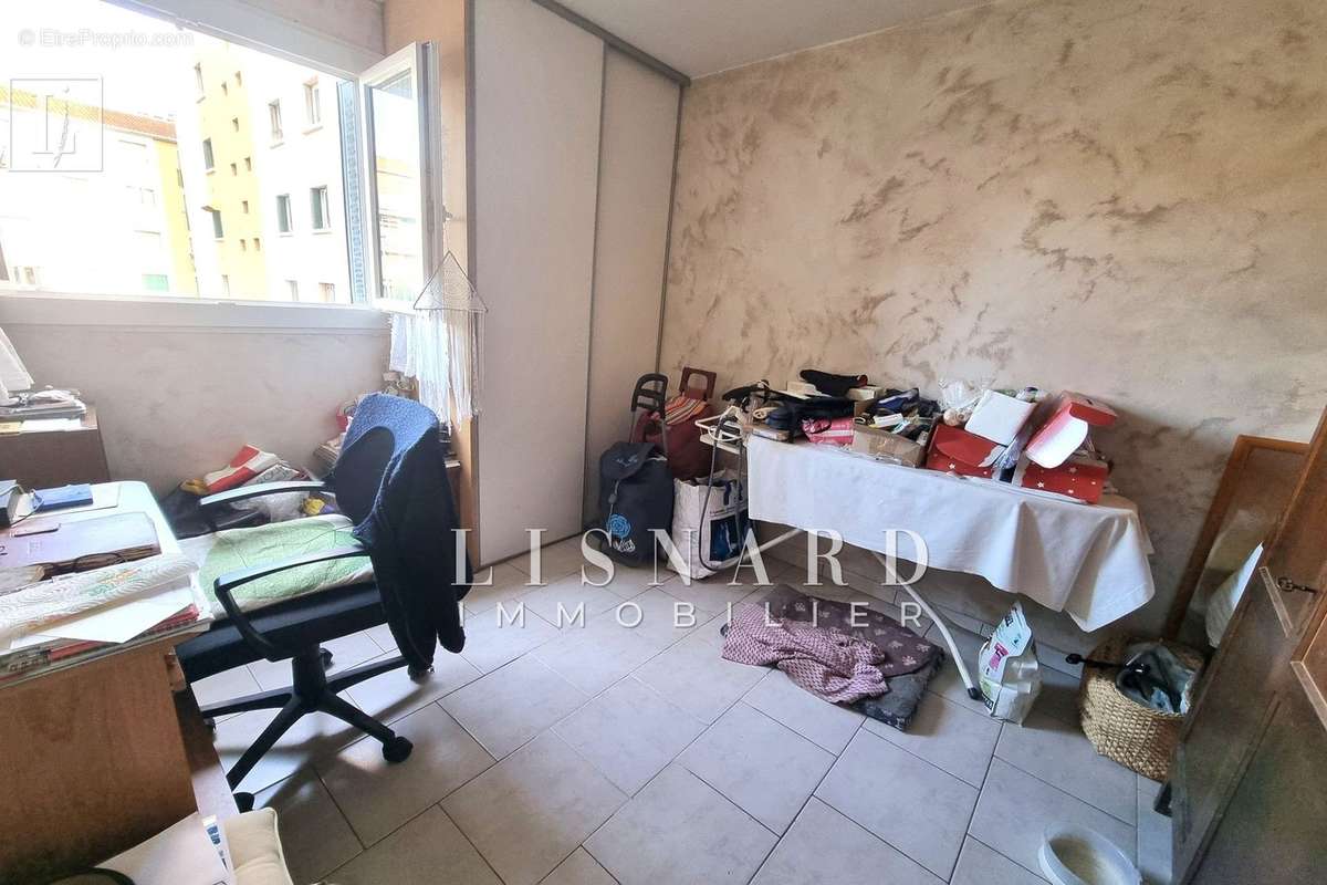 Appartement à VALLAURIS