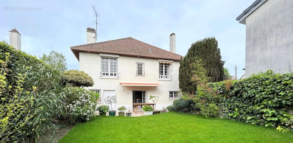 Maison à CROISSY-SUR-SEINE