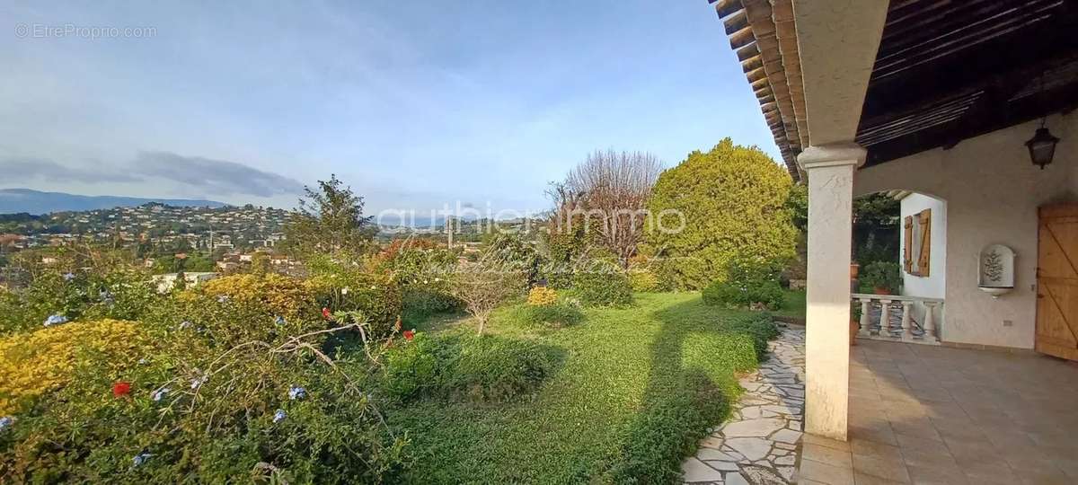 Maison à MOUGINS