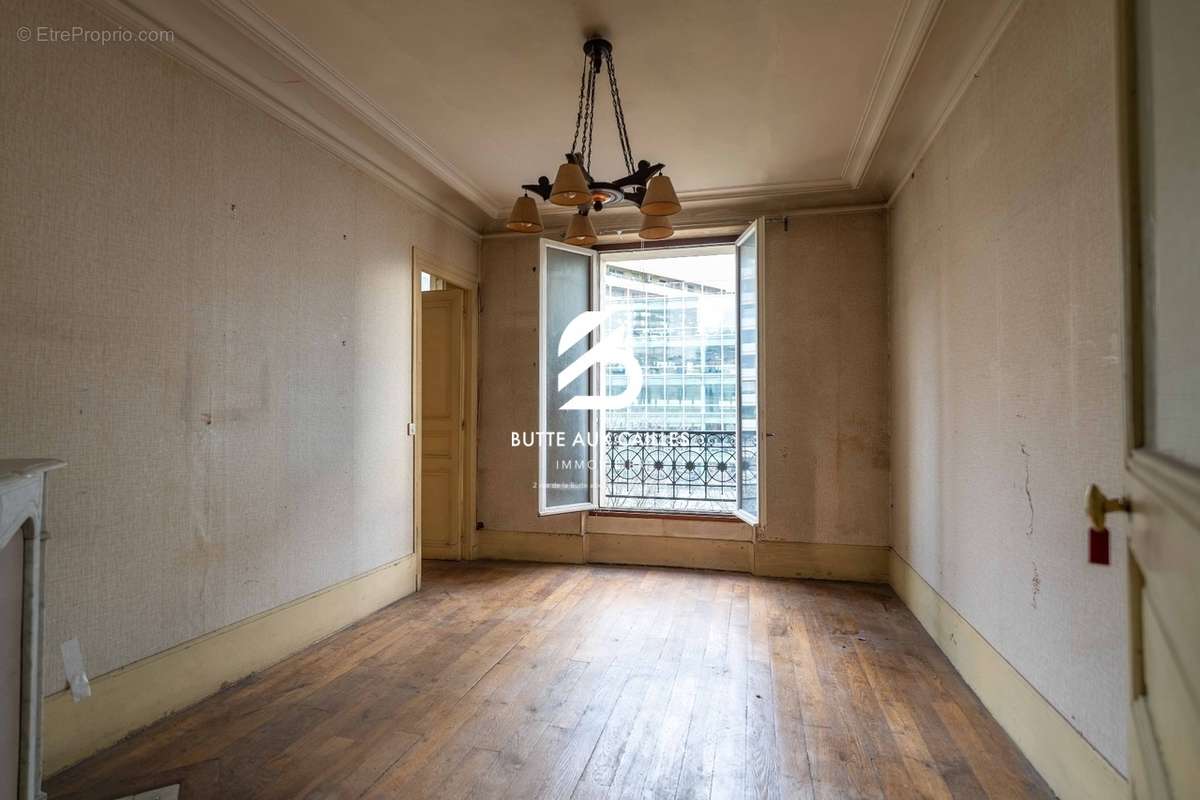 Appartement à PARIS-14E