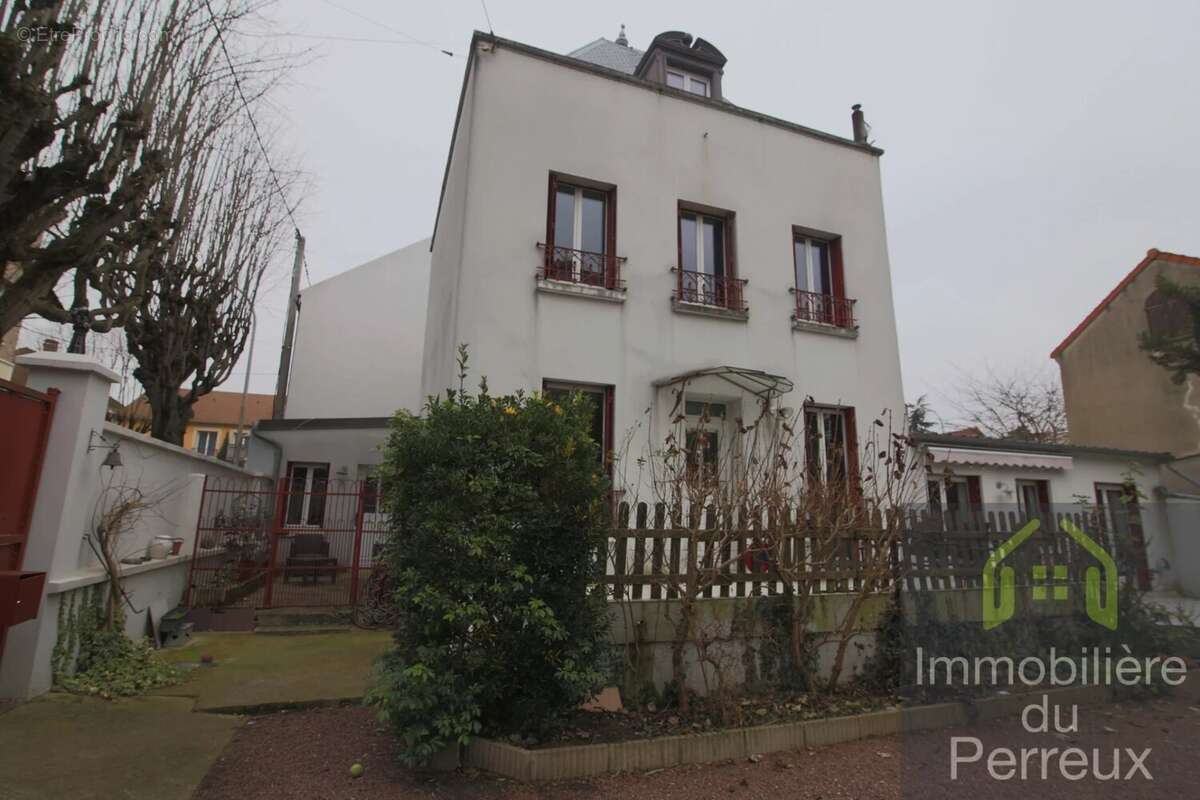 Maison à LE PERREUX-SUR-MARNE