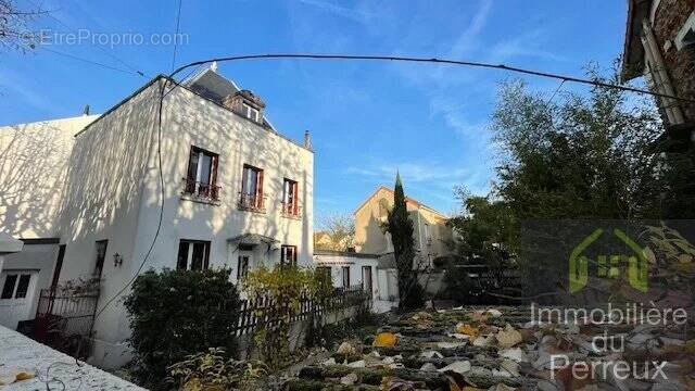 Maison à LE PERREUX-SUR-MARNE