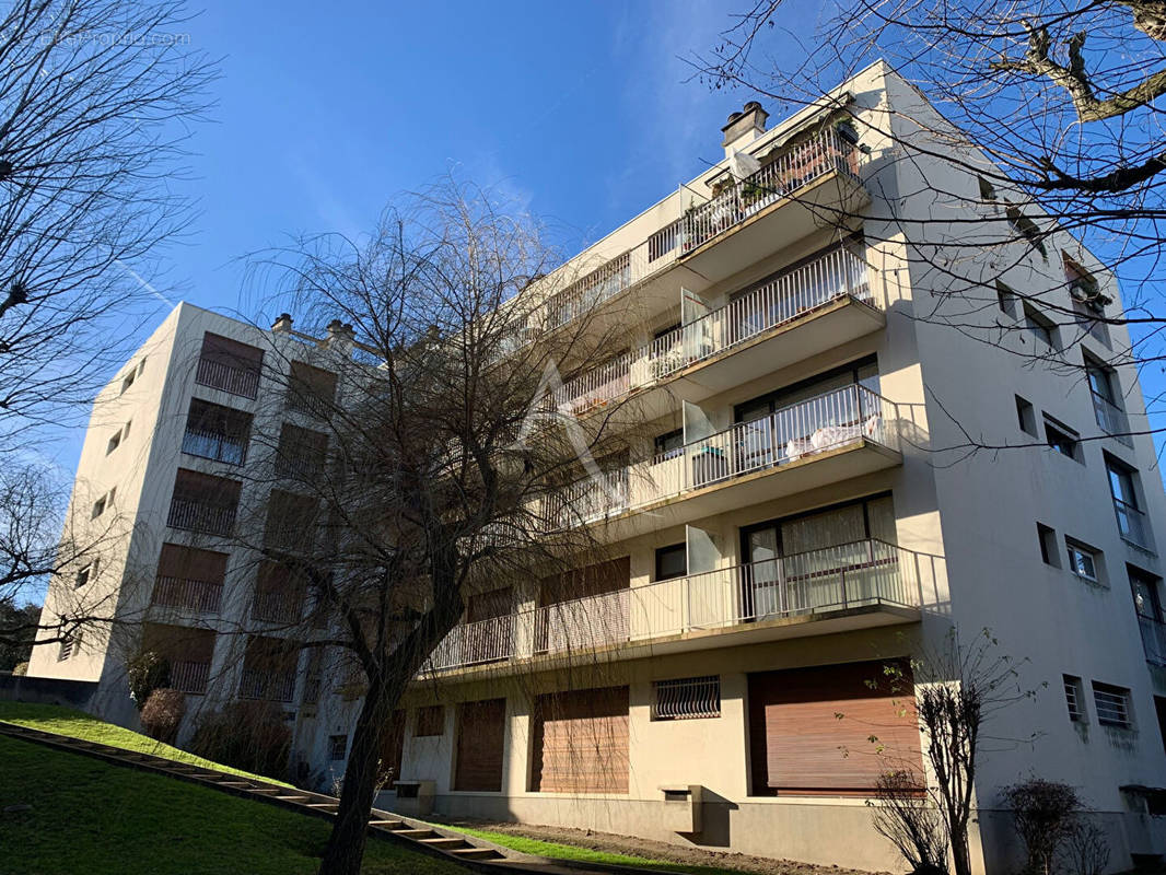 Appartement à LE PERREUX-SUR-MARNE