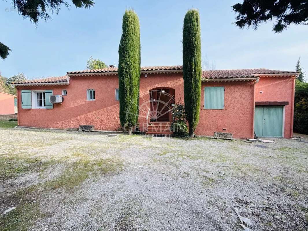 Maison à L&#039;ISLE-SUR-LA-SORGUE