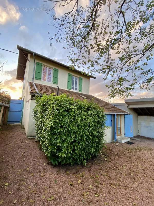 Maison à SAINT-DIDIER-SUR-ARROUX