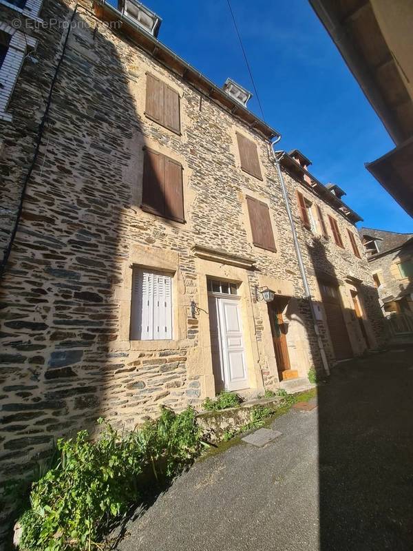 Maison à ESTAING