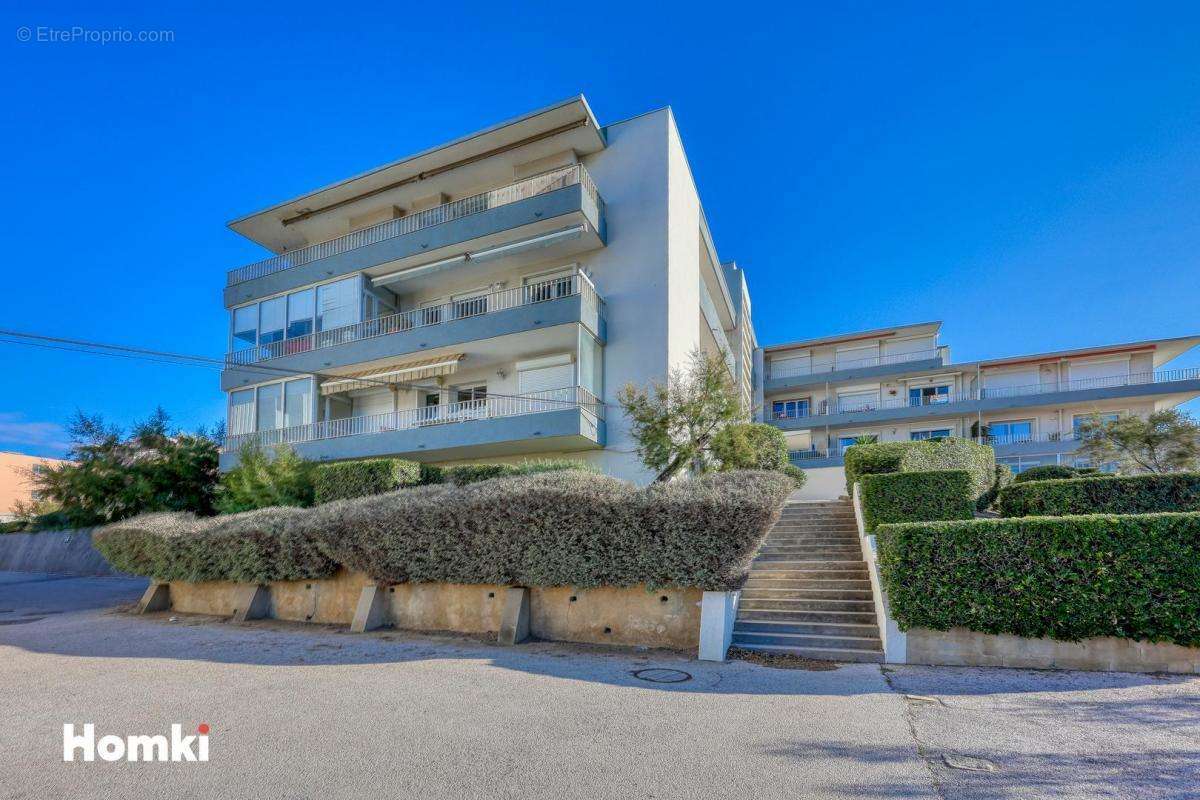 Appartement à SIX-FOURS-LES-PLAGES