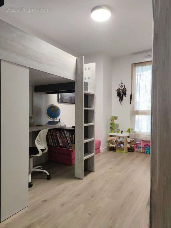 Appartement à COLOMBES