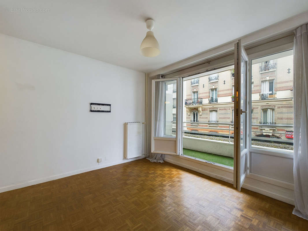 Appartement à PARIS-20E