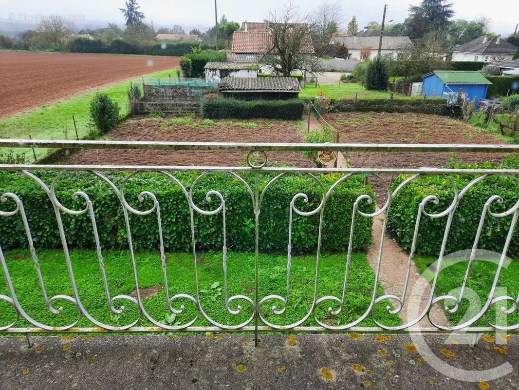 Maison à CHEF-BOUTONNE