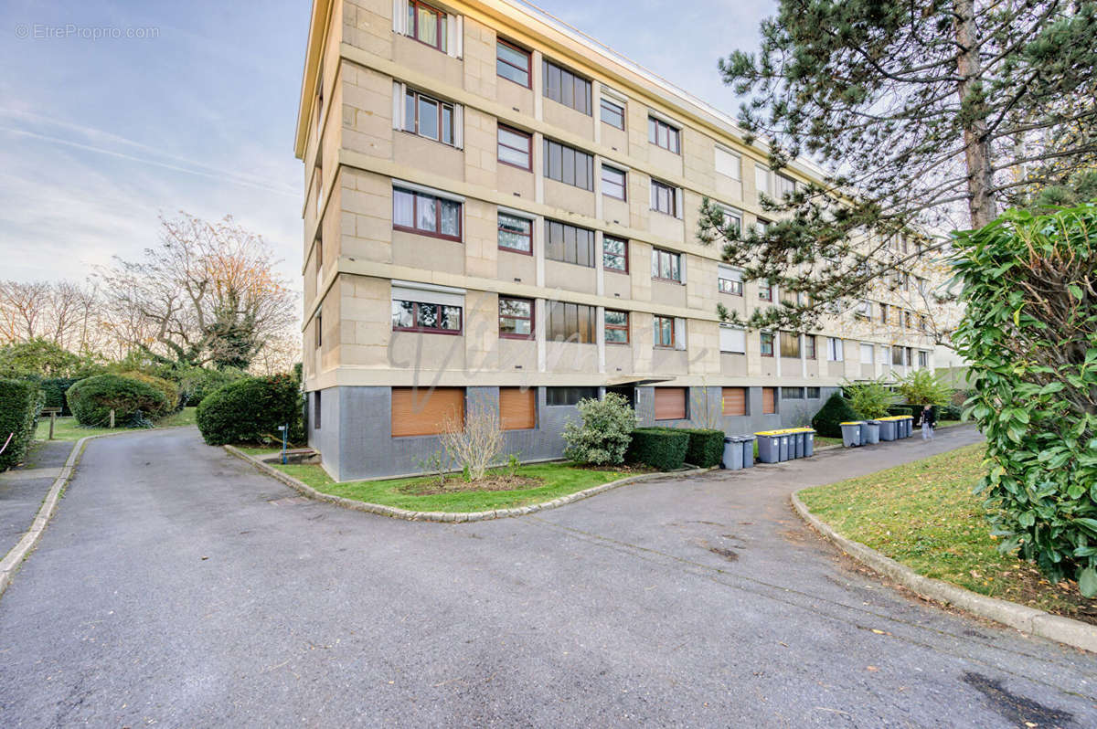 Appartement à SURESNES