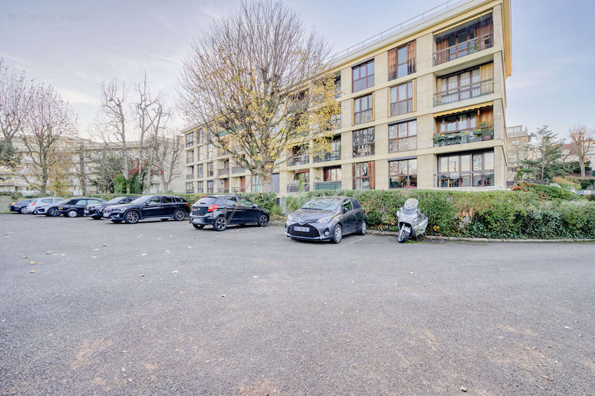 Appartement à SURESNES