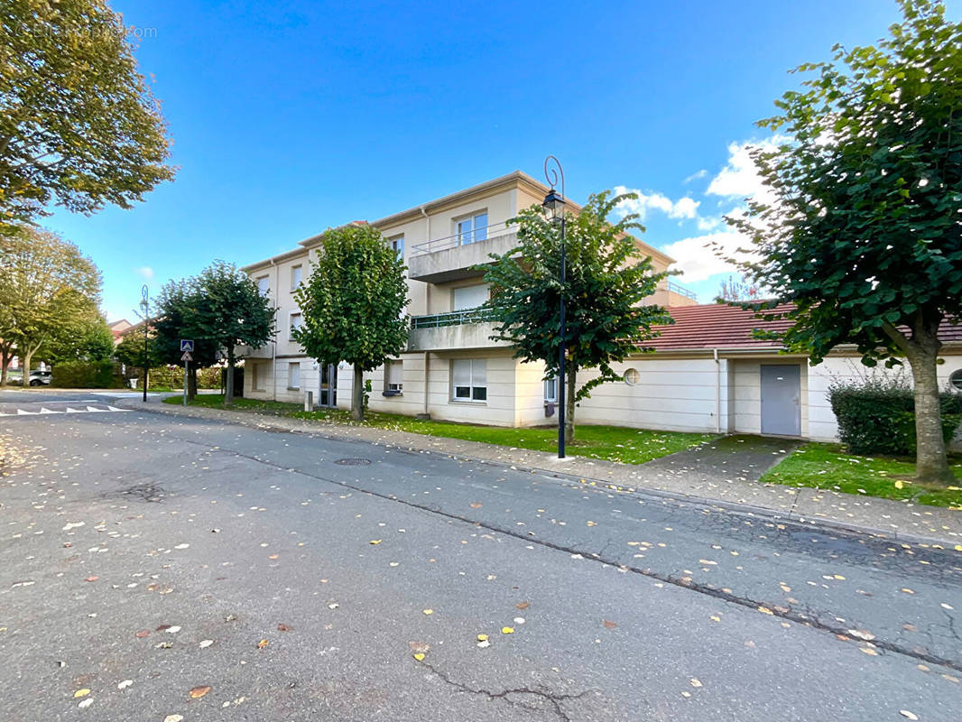 Appartement à MAURECOURT