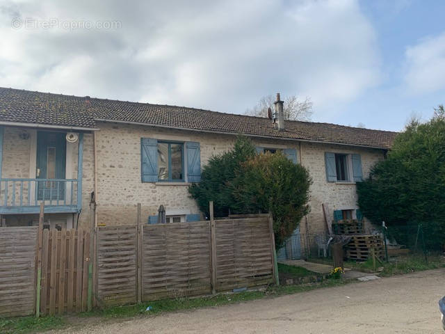 Appartement à AUVERS-SAINT-GEORGES