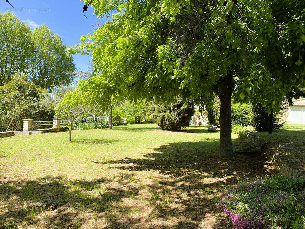 Maison à JOUQUES