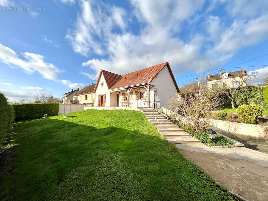 Maison à MIGENNES